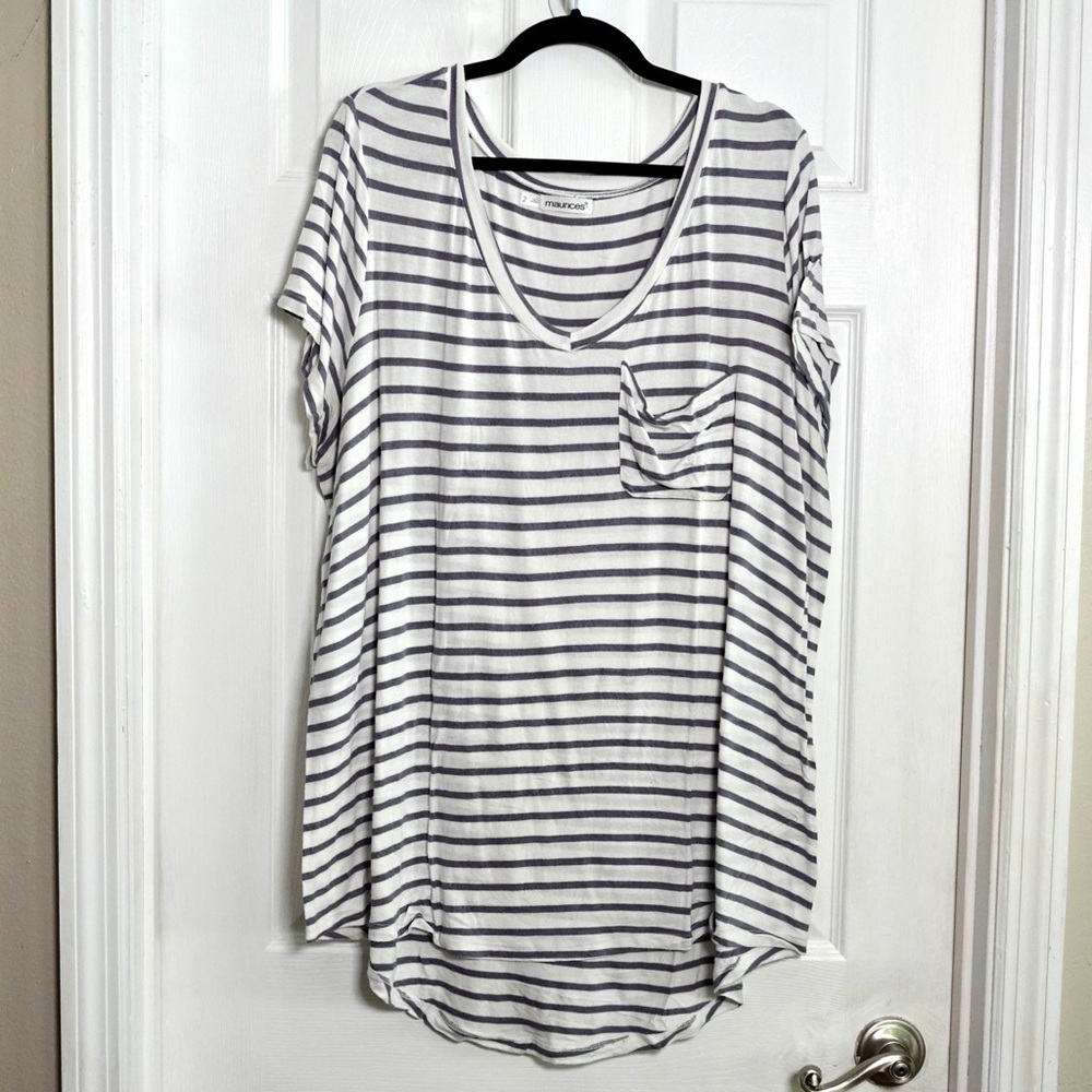 Maurices gray and white stripe tshirt